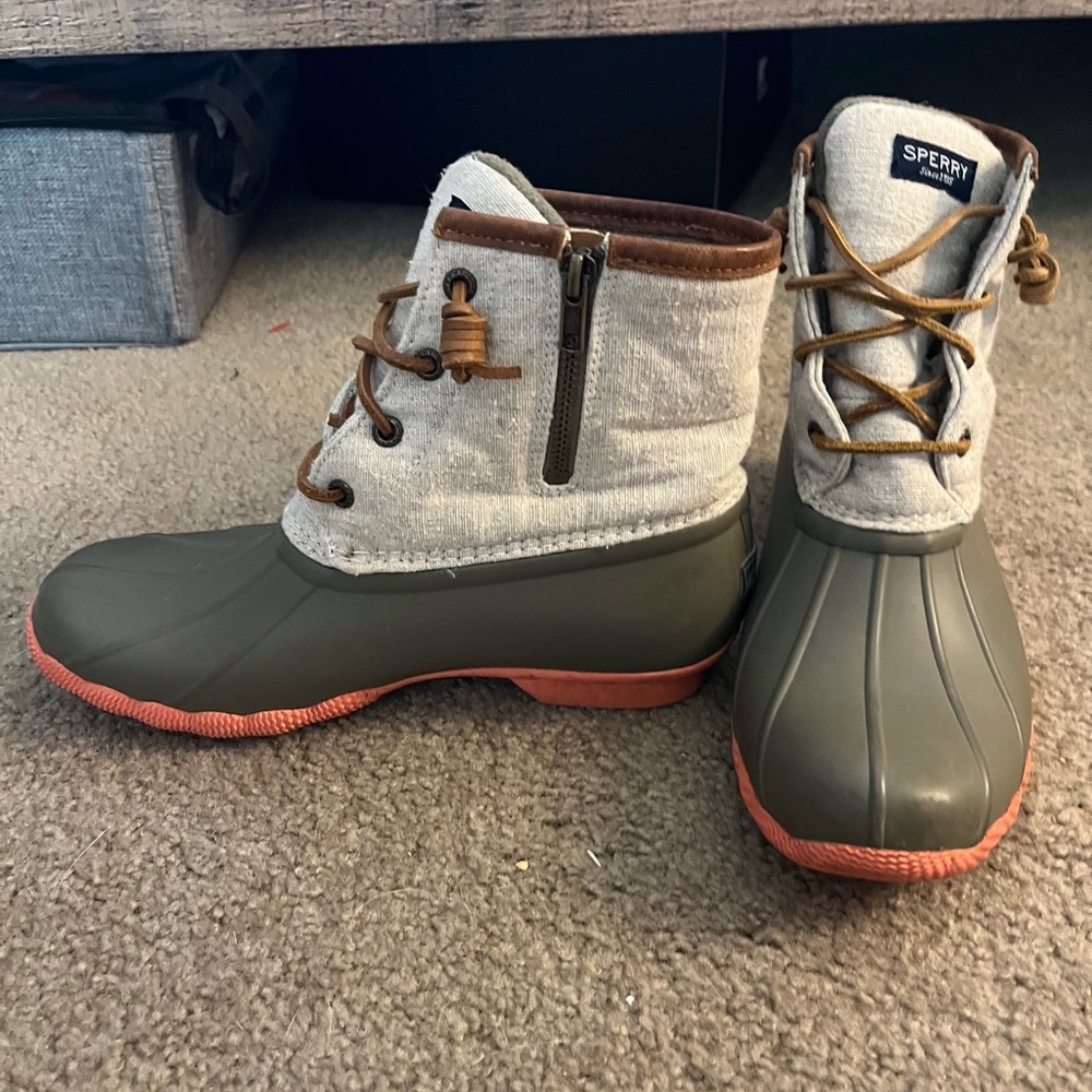 Sperry Women's Saltwater Duck Boots Taupe/Coral